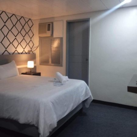 Acme Inn Subic Olongapo Exterior photo